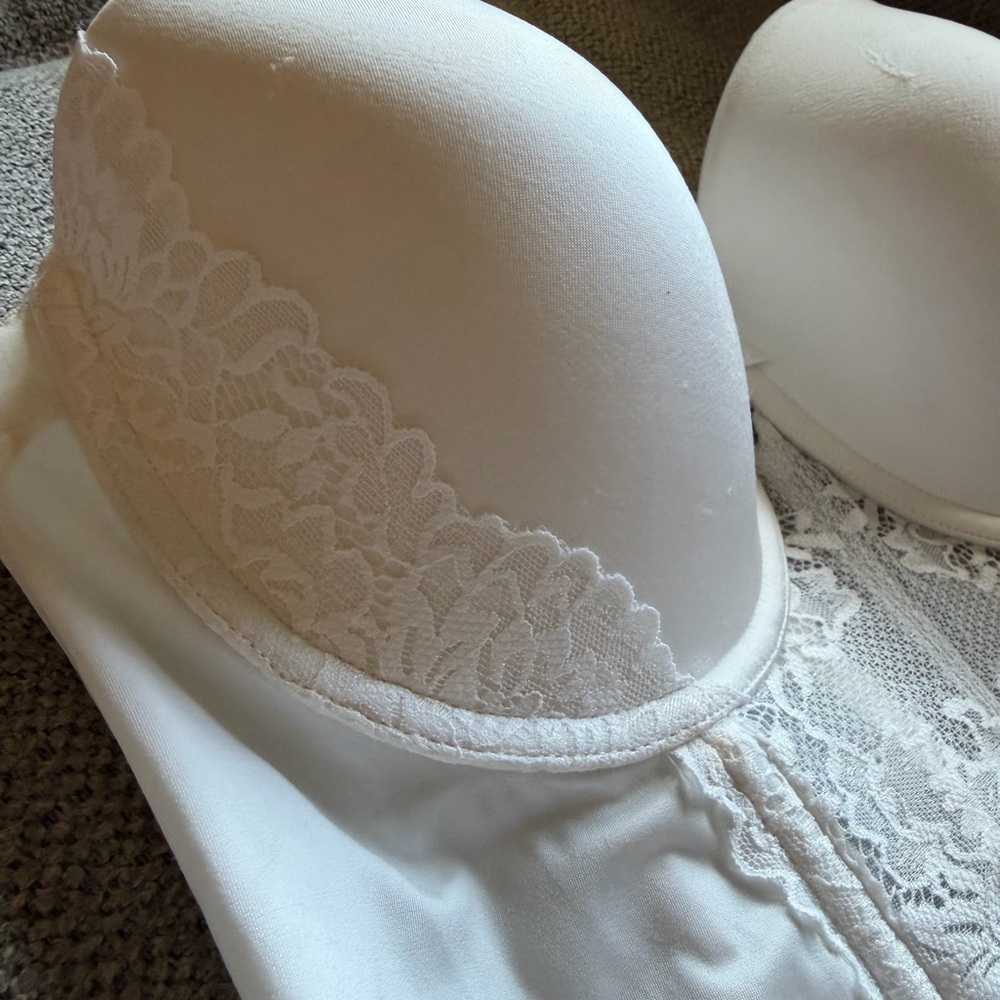 White Lace Trim Strapless Bra